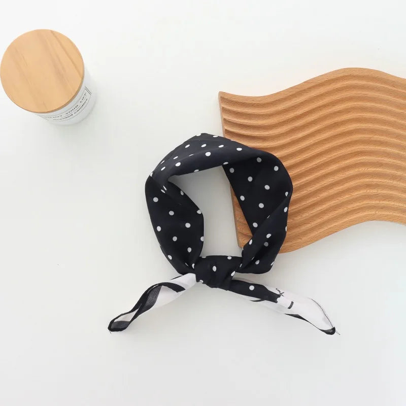 Französisches Vintage-Haarband – Retro-Punkte im eleganten Hepburn-Stil